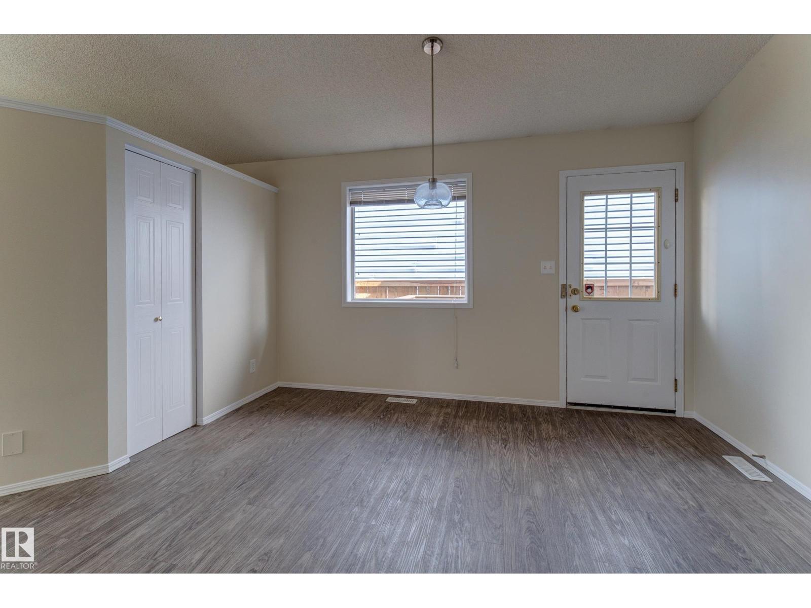 1523 Jarvis Cr NW, Edmonton, Alberta  T6L 6S4 - Photo 14 - E4495213