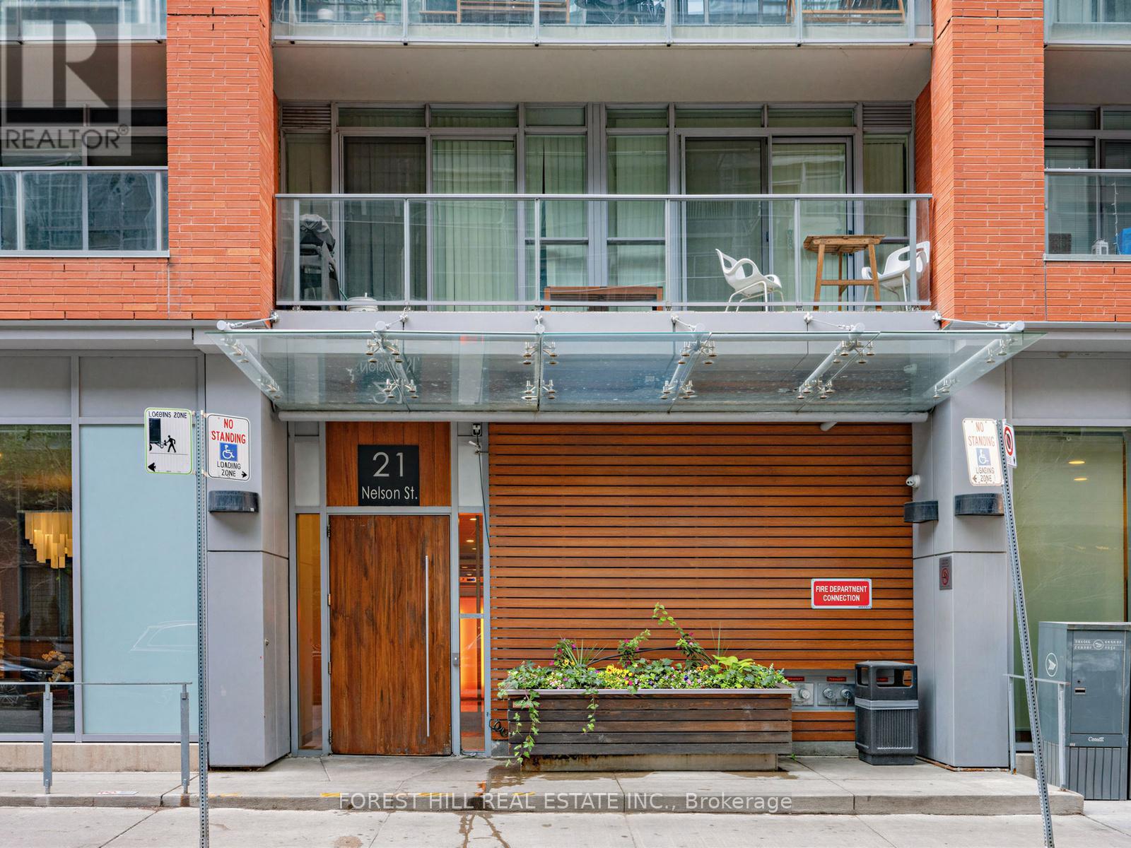 1019 - 21 NELSON STREET, Toronto, Ontario