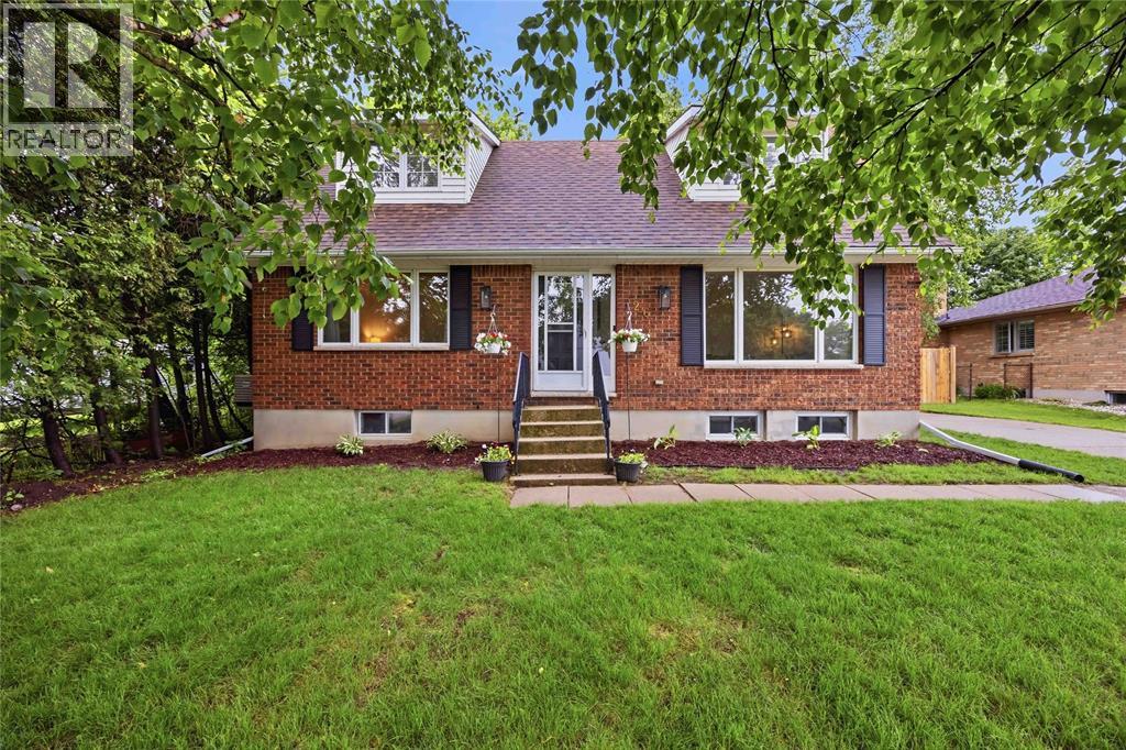 26 Arthur Street, Lambton Shores, Ontario  N0N 1J0 - Photo 3 - 26014952
