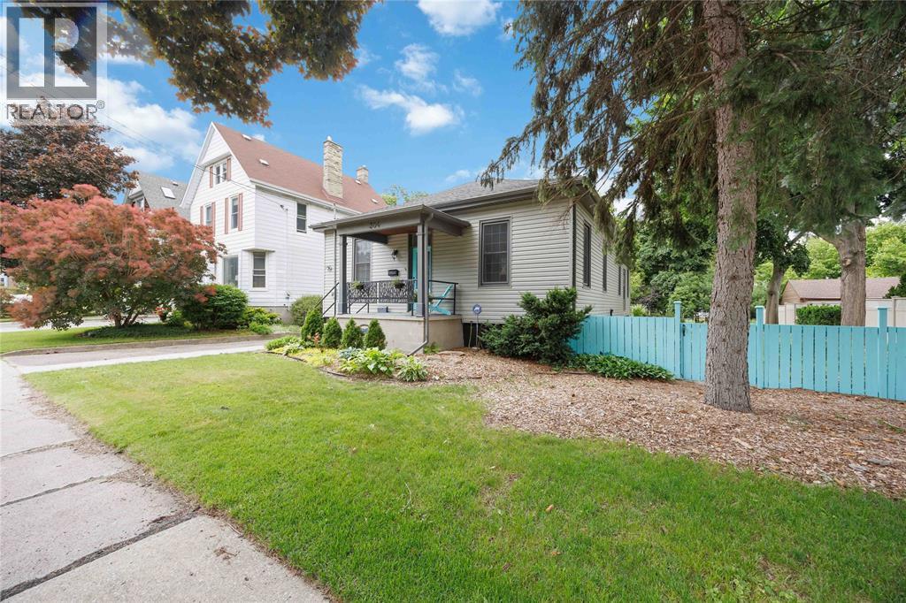304 Brock Street North, Sarnia, Ontario  N7T 5Z8 - Photo 3 - 26014412