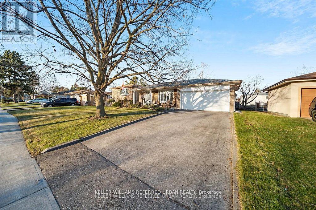 LOWER - 181 CENTENNIAL ROAD, Toronto, Ontario