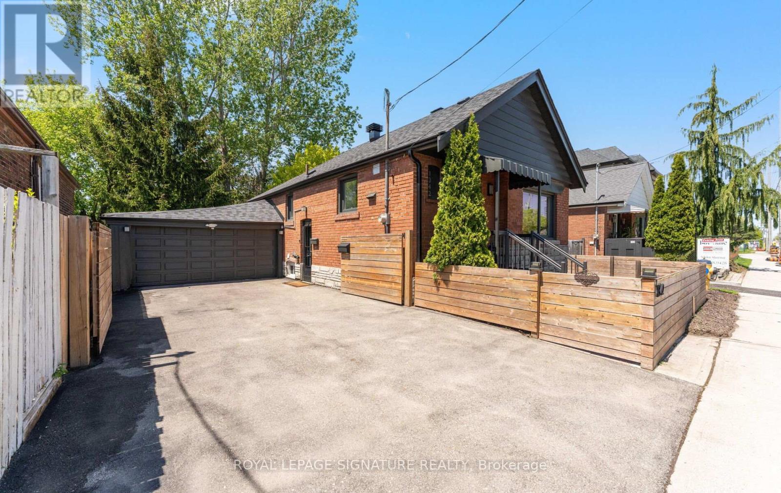 1342 VICTORIA PARK AVENUE, Toronto, Ontario