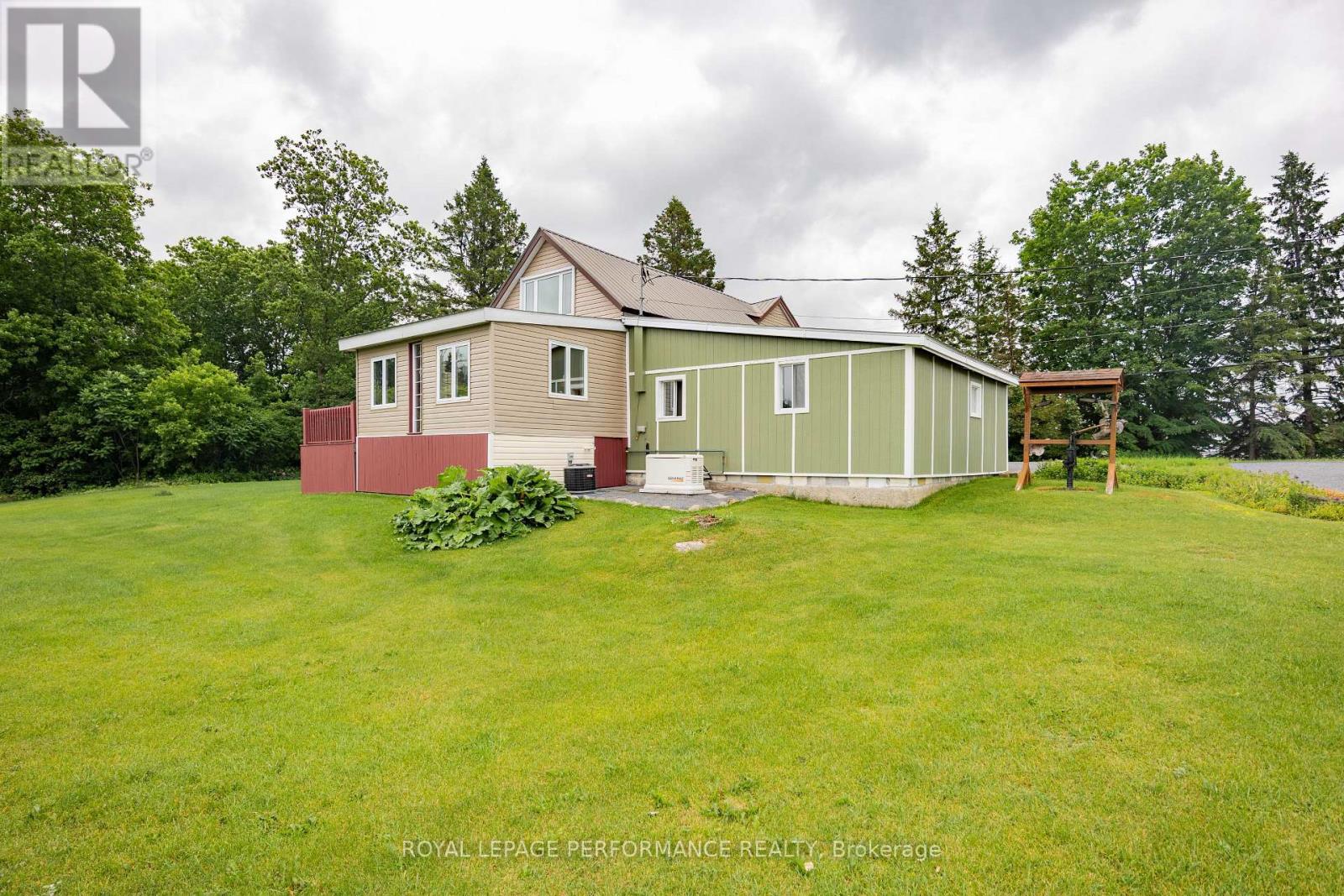 20195 Kenyon Conc Rd 1 Road, North Glengarry, Ontario K0C 1A0 - Photo 5 - X13479586