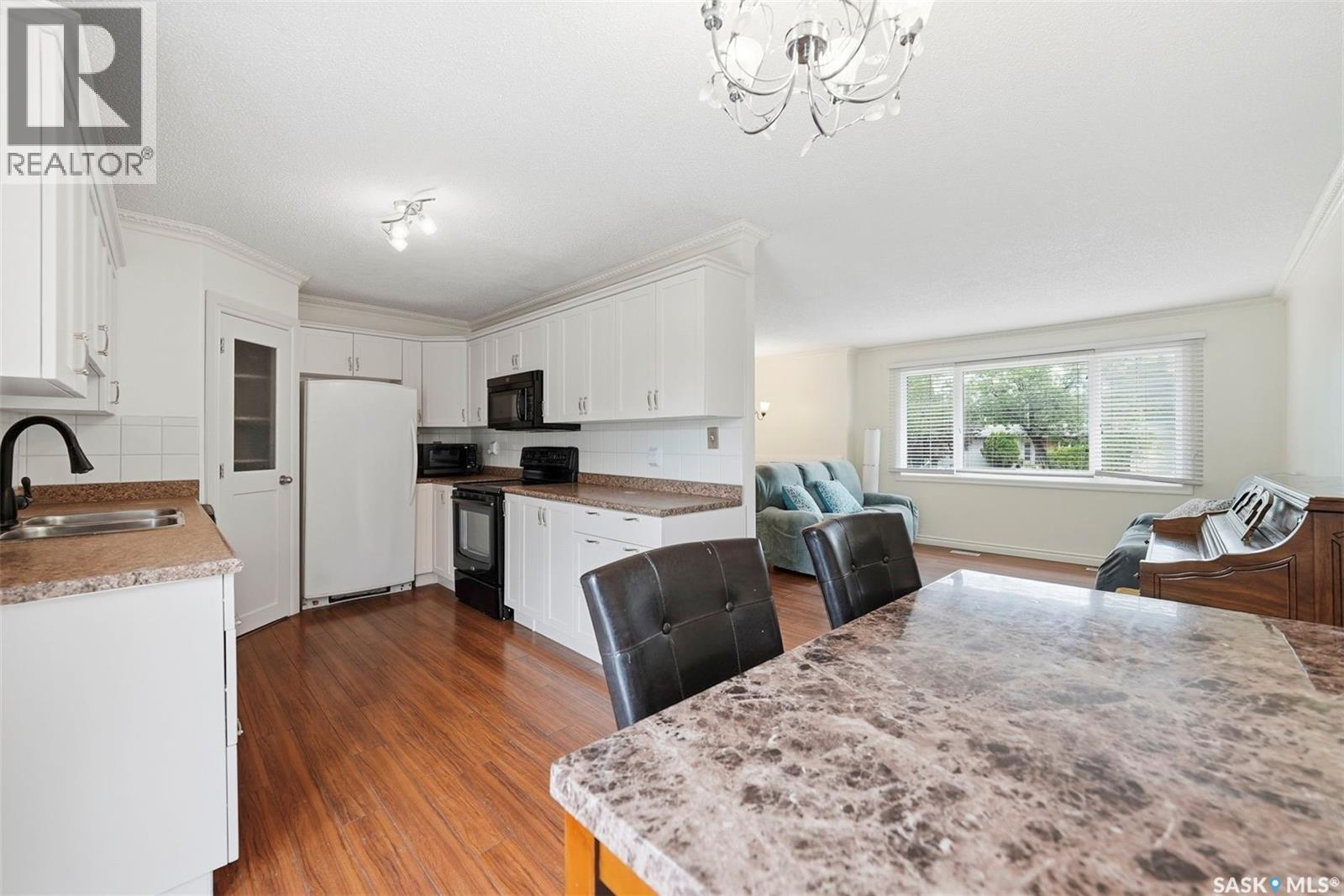 526 Mckercher Drive, Saskatoon, Saskatchewan  S7H 3W6 - Photo 8 - SK040404