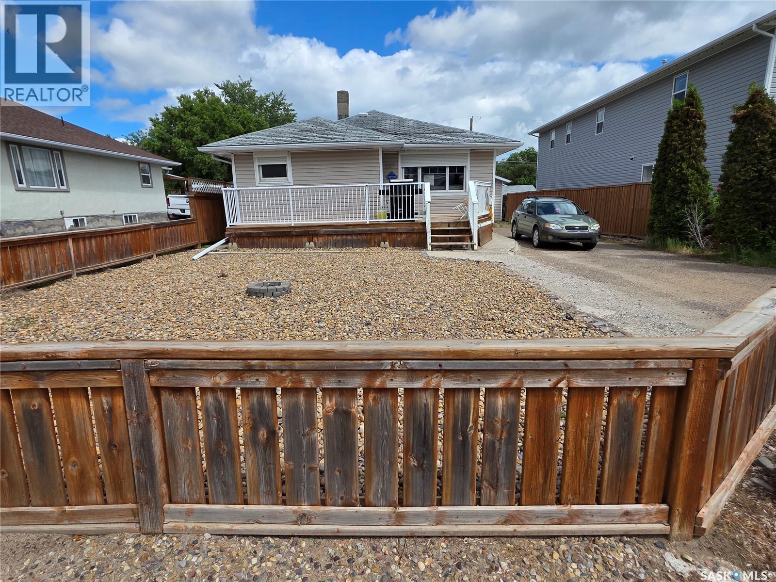 227 10th Avenue Nw, Swift Current, Saskatchewan  S9H 1B4 - Photo 36 - SK040383
