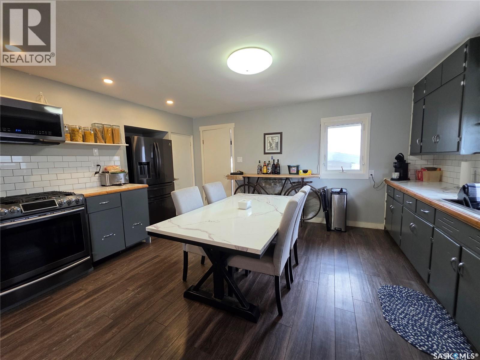 227 10th Avenue Nw, Swift Current, Saskatchewan  S9H 1B4 - Photo 5 - SK040383