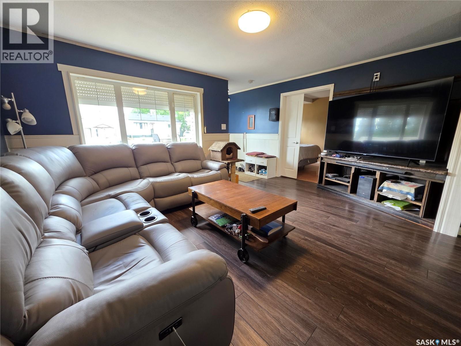 227 10th Avenue Nw, Swift Current, Saskatchewan  S9H 1B4 - Photo 8 - SK040383