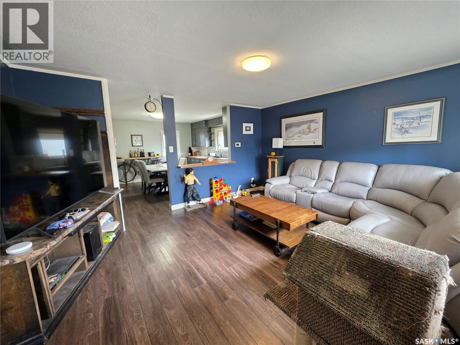 227 10th Avenue Nw, Swift Current, Saskatchewan  S9H 1B4 - Photo 9 - SK040383