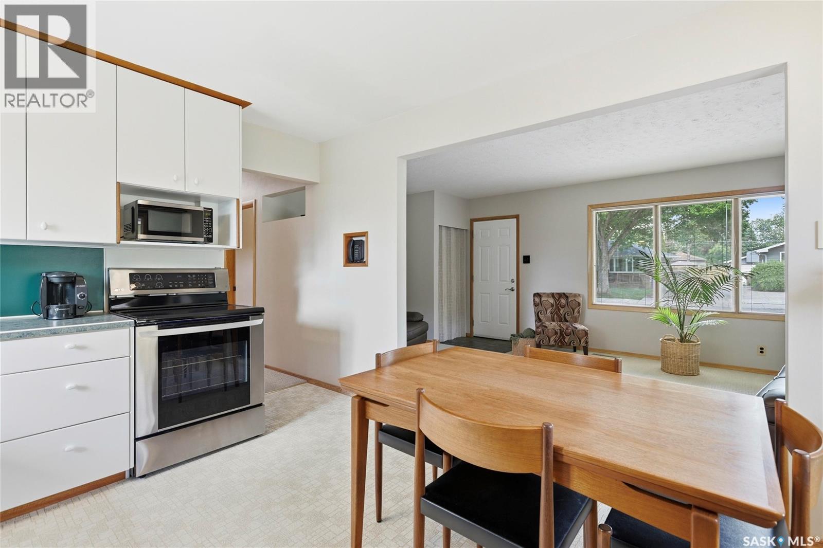 133 Ellison Crescent, Regina, Saskatchewan  S4R 4V6 - Photo 10 - SK040377