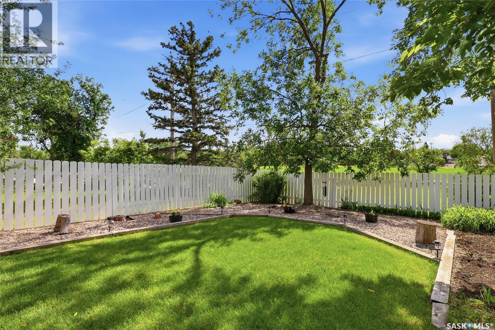 133 Ellison Crescent, Regina, Saskatchewan  S4R 4V6 - Photo 32 - SK040377