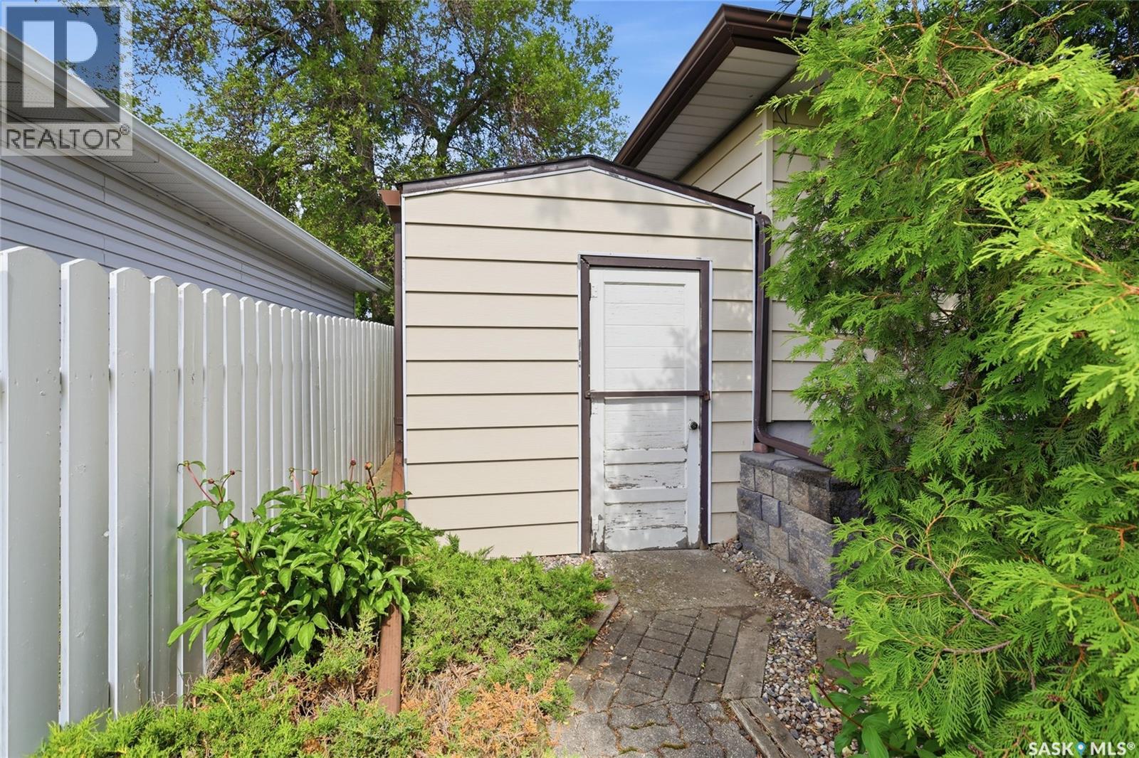 133 Ellison Crescent, Regina, Saskatchewan  S4R 4V6 - Photo 35 - SK040377