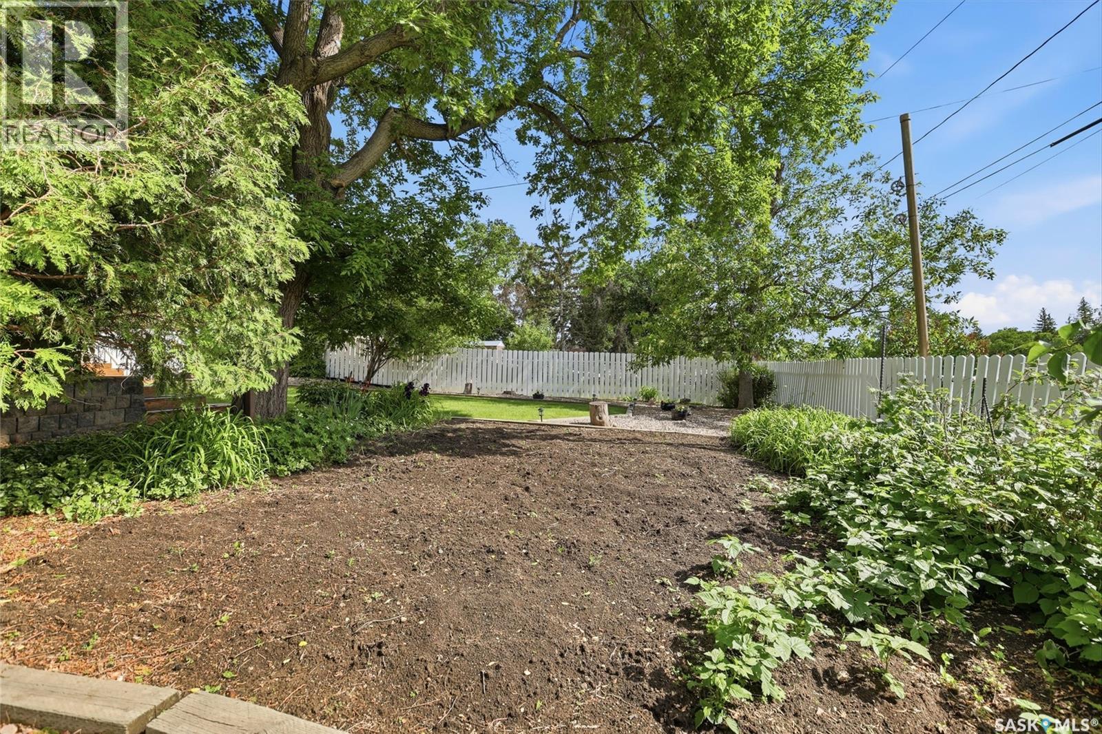 133 Ellison Crescent, Regina, Saskatchewan  S4R 4V6 - Photo 36 - SK040377
