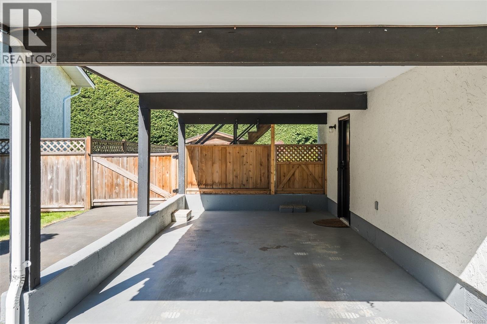 755 Mann Ave, Saanich, British Columbia  V8Z 3C3 - Photo 28 - 1039603
