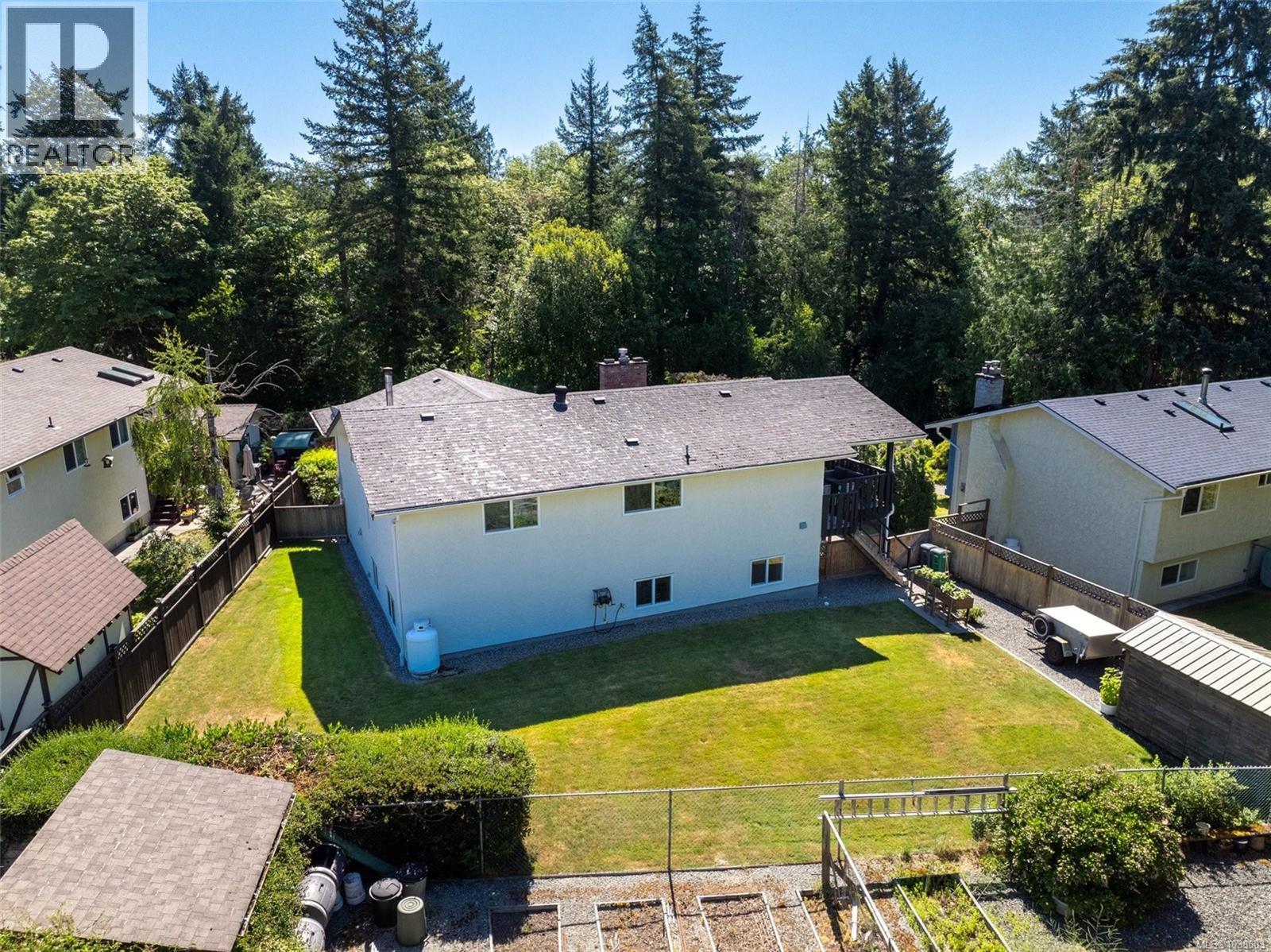 755 Mann Ave, Saanich, British Columbia  V8Z 3C3 - Photo 33 - 1039603