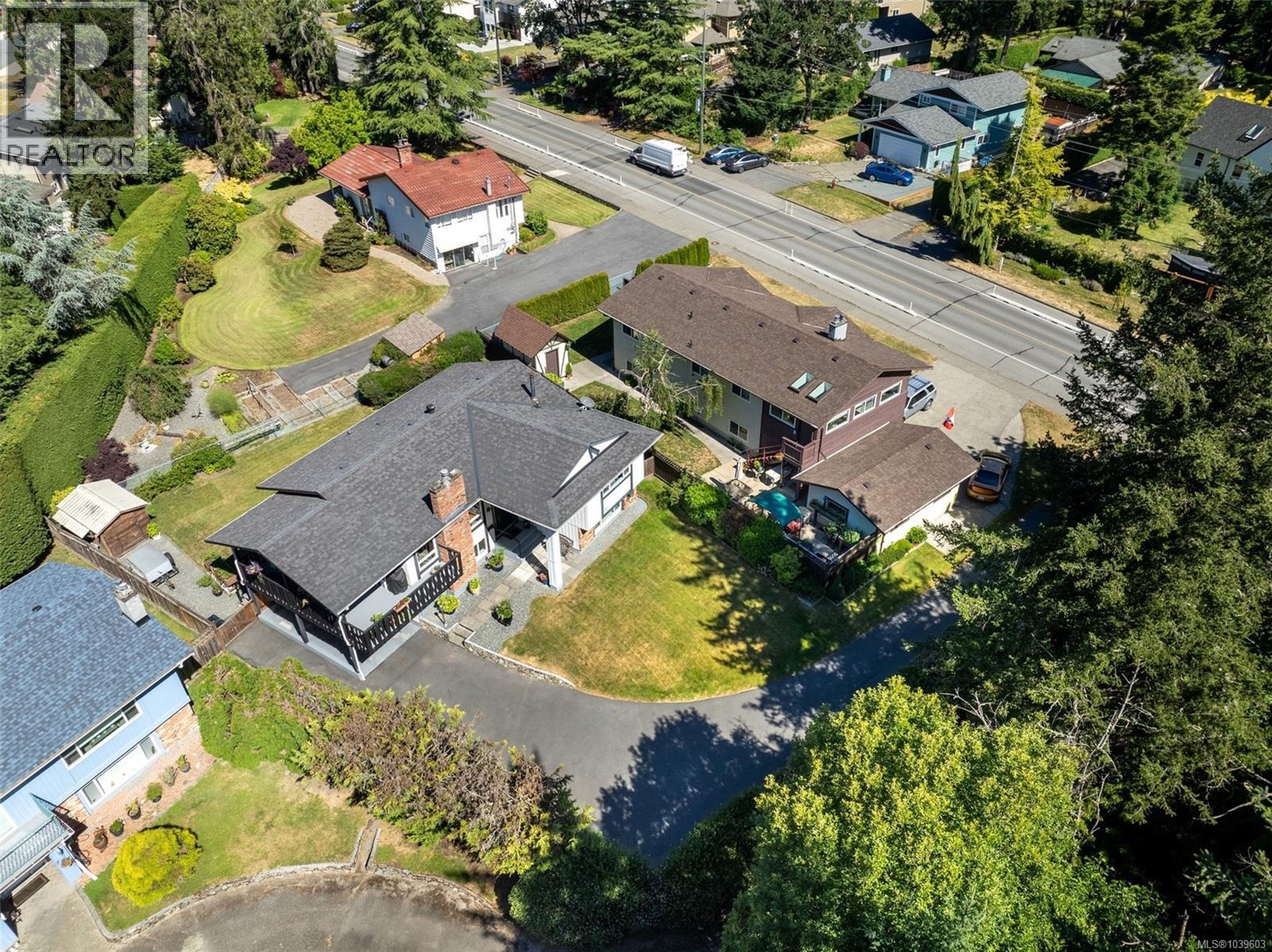 755 Mann Ave, Saanich, British Columbia  V8Z 3C3 - Photo 35 - 1039603