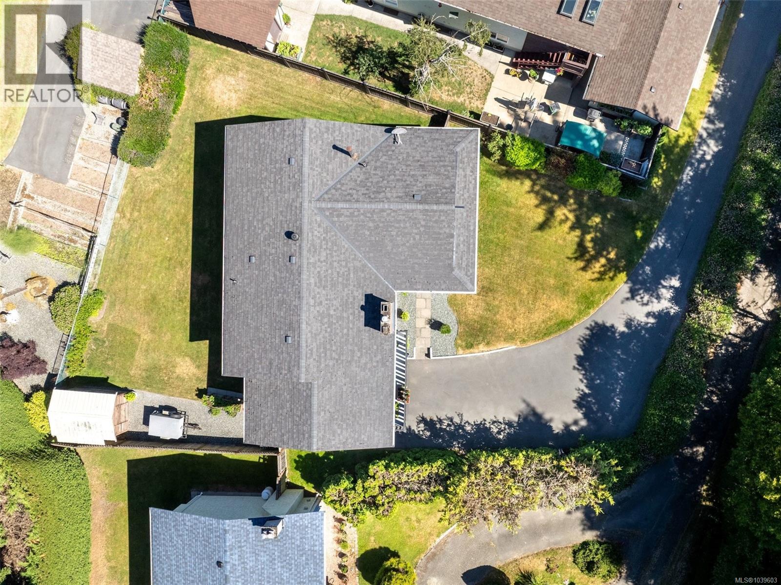 755 Mann Ave, Saanich, British Columbia  V8Z 3C3 - Photo 36 - 1039603