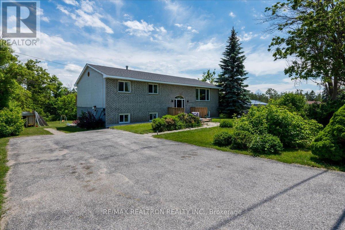 4261 Huronia Road, Orillia, Ontario  L3V 0G8 - Photo 1 - S13479718