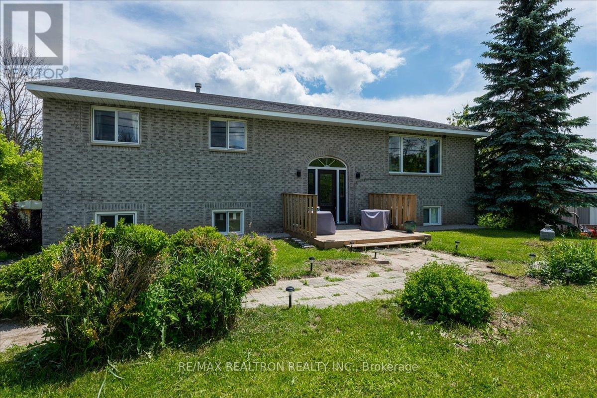 4261 Huronia Road, Orillia, Ontario  L3V 0G8 - Photo 35 - S13479718