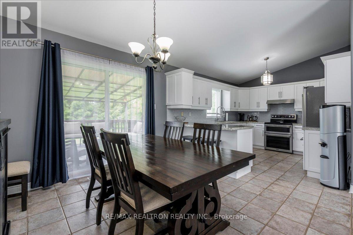 4 Templeton Drive, Clearview, Ontario  L0M 1N0 - Photo 12 - S13479754