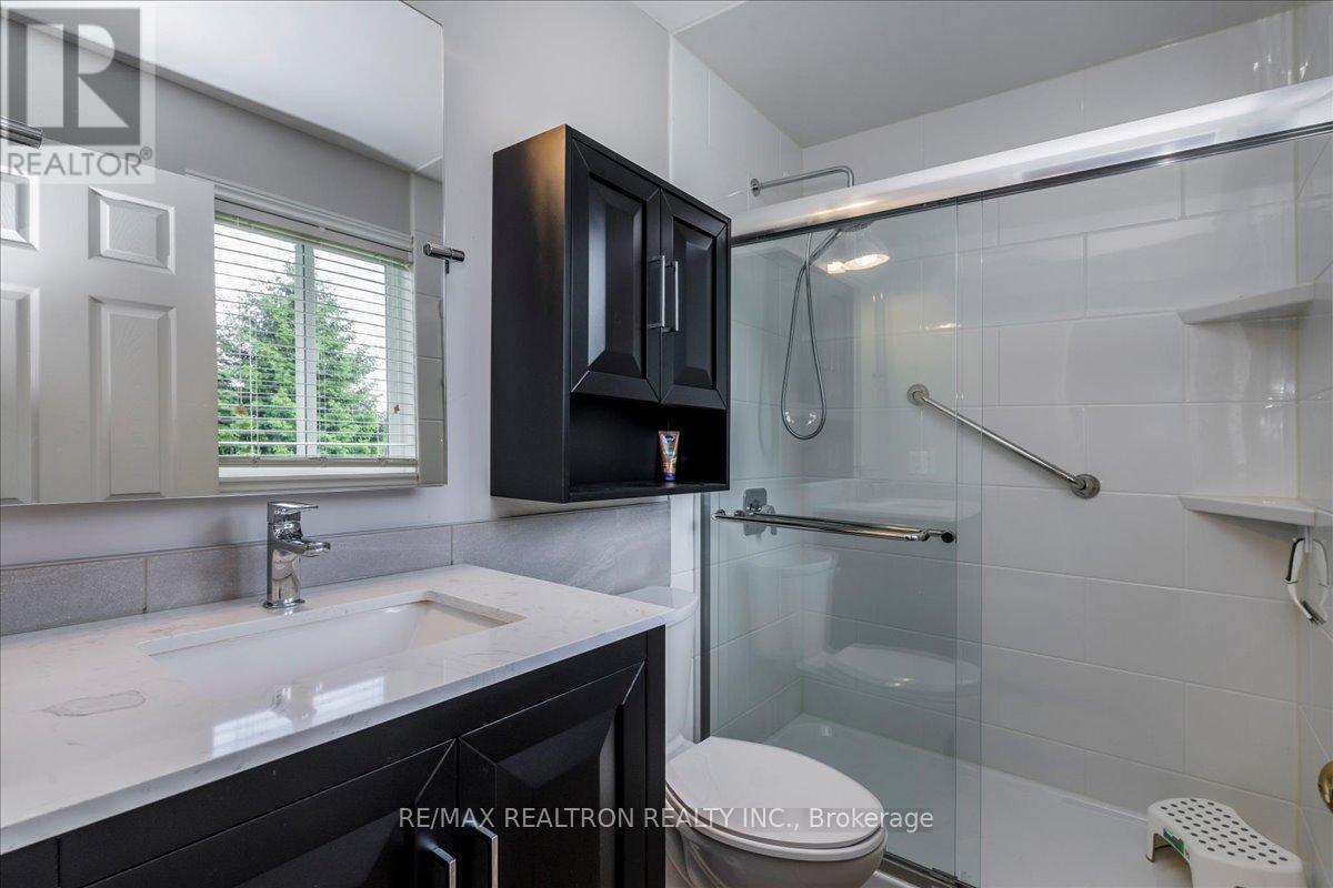 4 Templeton Drive, Clearview, Ontario  L0M 1N0 - Photo 15 - S13479754