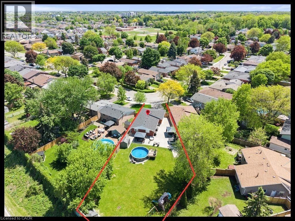 104 FIONA Crescent, Hamilton, Ontario