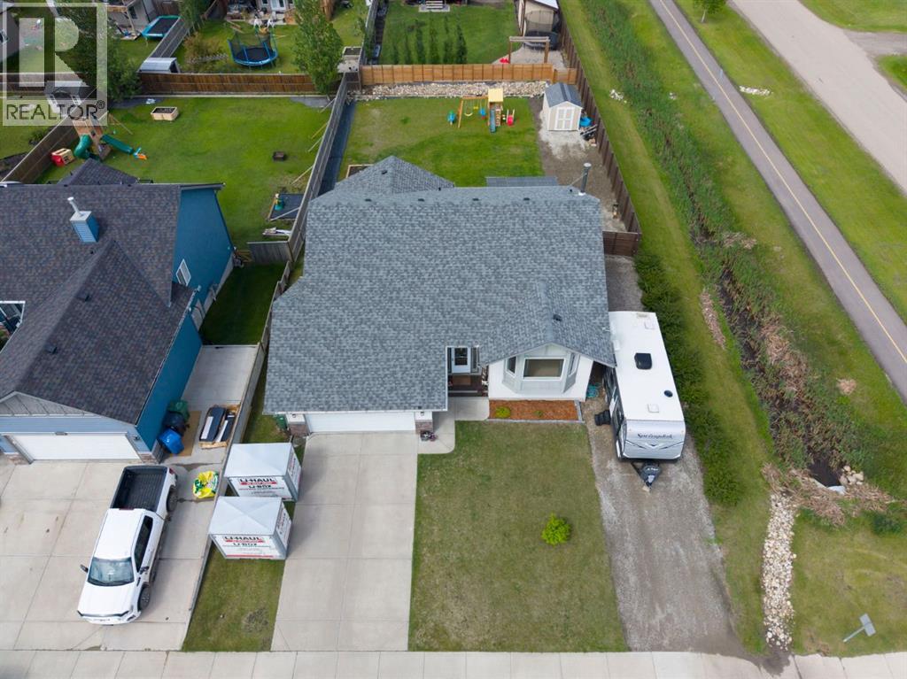 303 Railway Point Se, Langdon, Alberta  T0J 1X1 - Photo 33 - A2320725