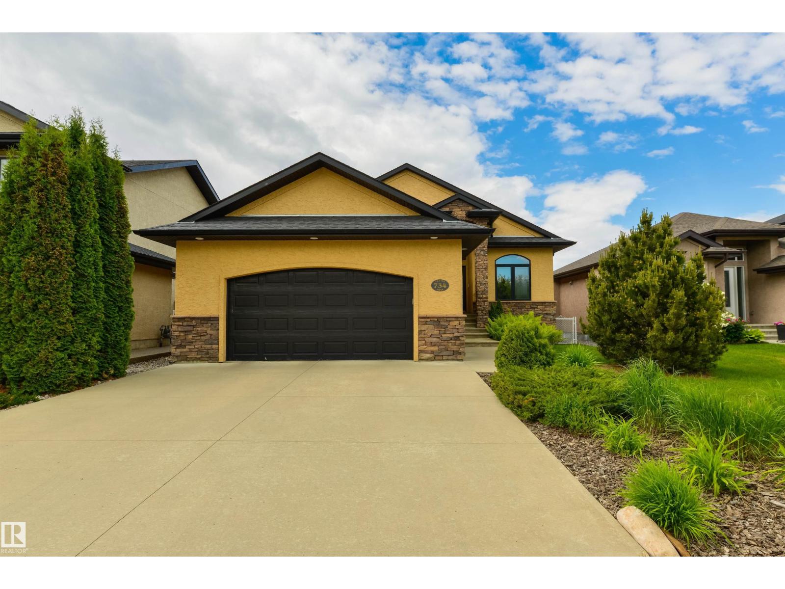 734 FRASER VISTA VS NW, Edmonton, Alberta