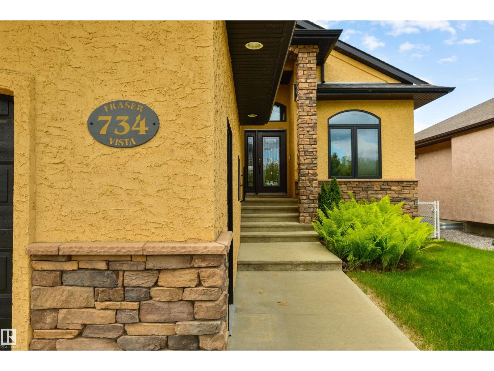 734 Fraser Vista Vs NW, Edmonton, Alberta  T5Y 0L6 - Photo 3 - E4495215