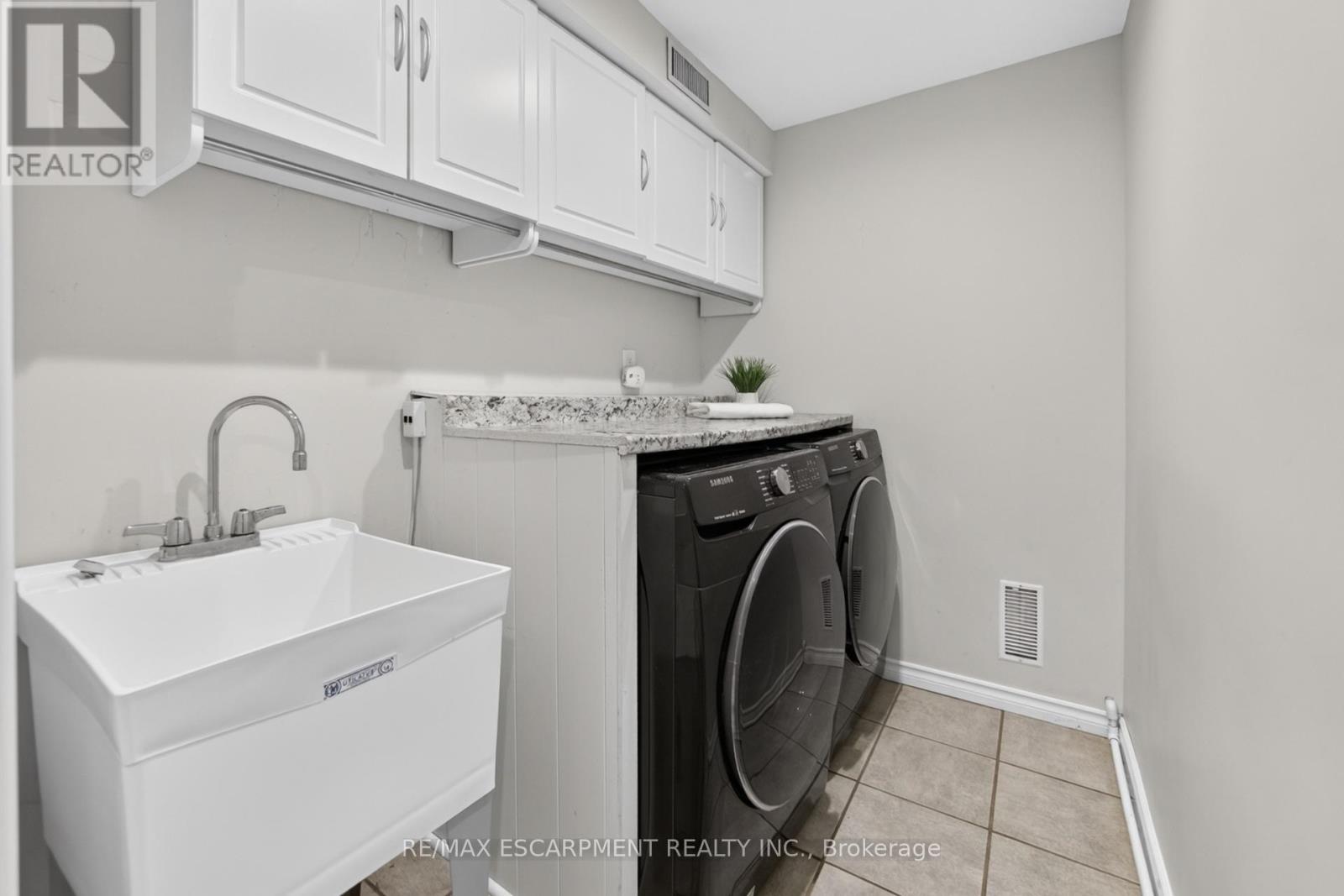 647 Woodward Avenue, Milton, Ontario  L9T 3K4 - Photo 36 - W13479566