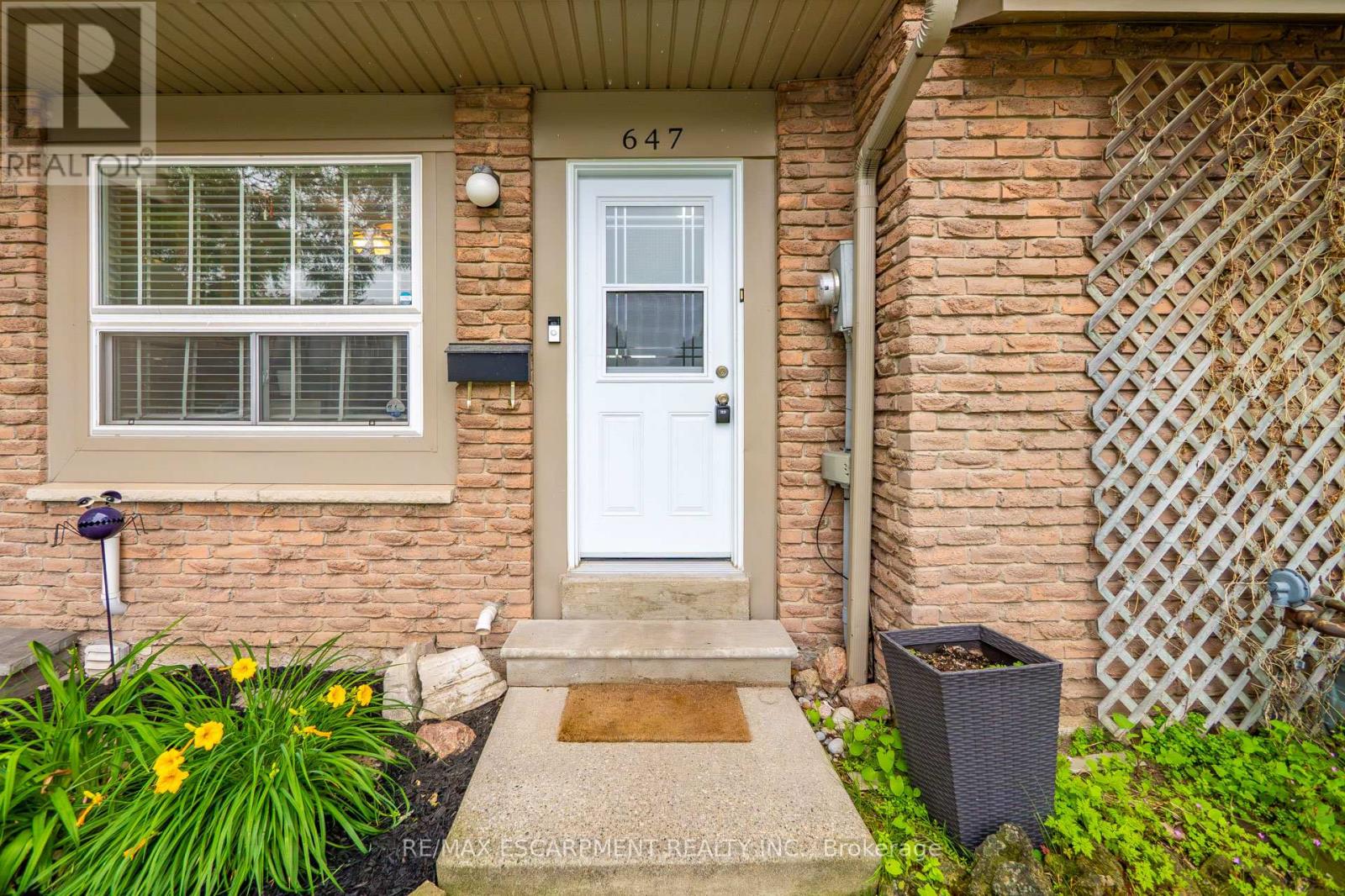 647 Woodward Avenue, Milton, Ontario  L9T 3K4 - Photo 5 - W13479566