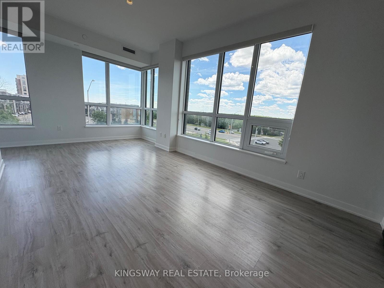 216 - 3005 PINE GLEN ROAD, Oakville, Ontario