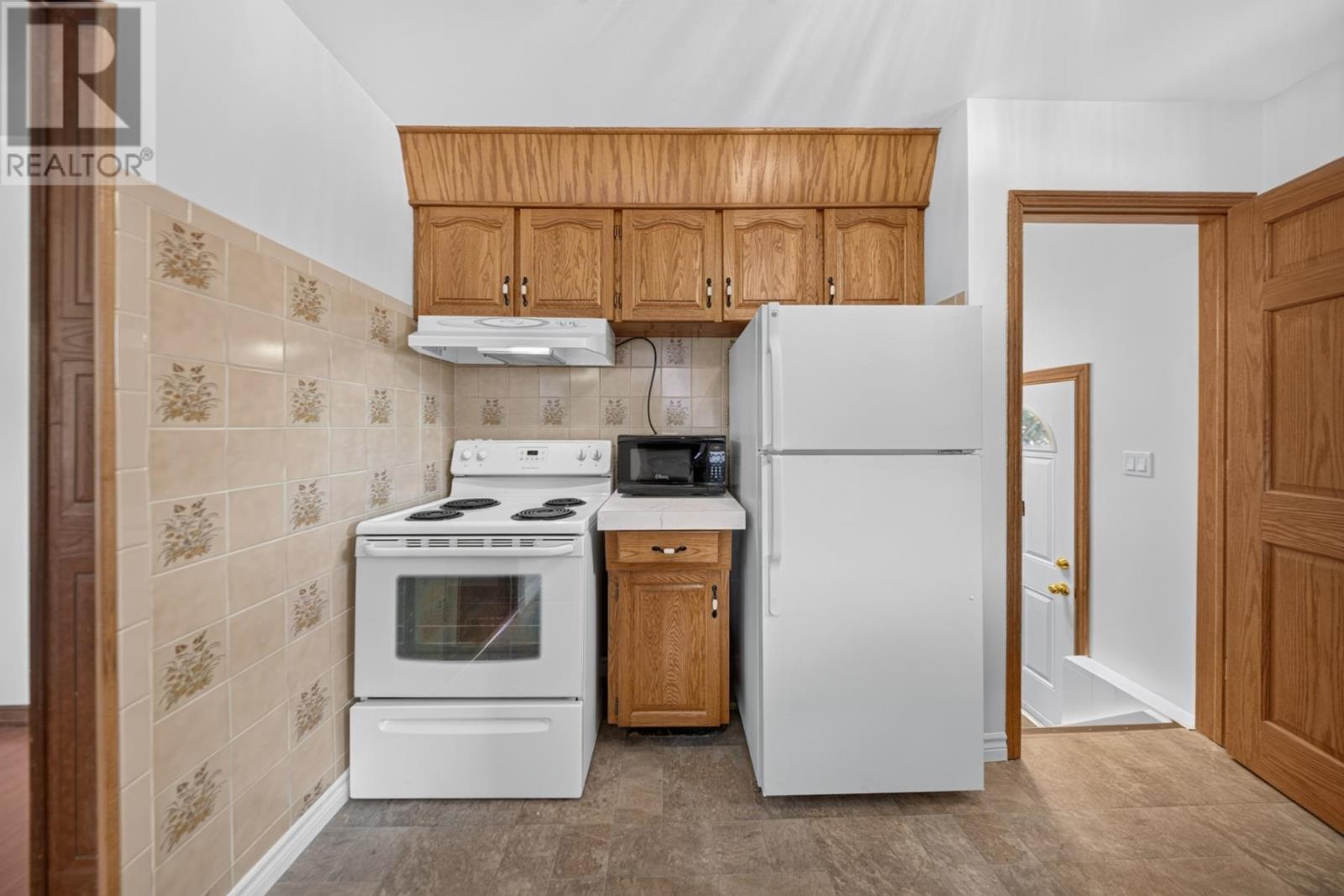210 Chambers Ave, Sault Ste. Marie, Ontario P6A 4V7 - Photo 12 - SM261564