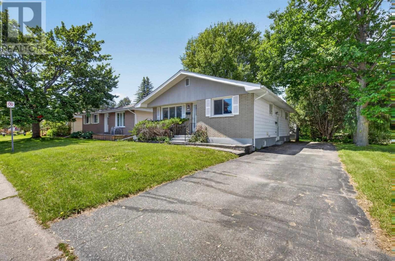 210 Chambers Ave, Sault Ste. Marie, Ontario P6A 4V7 - Photo 2 - SM261564