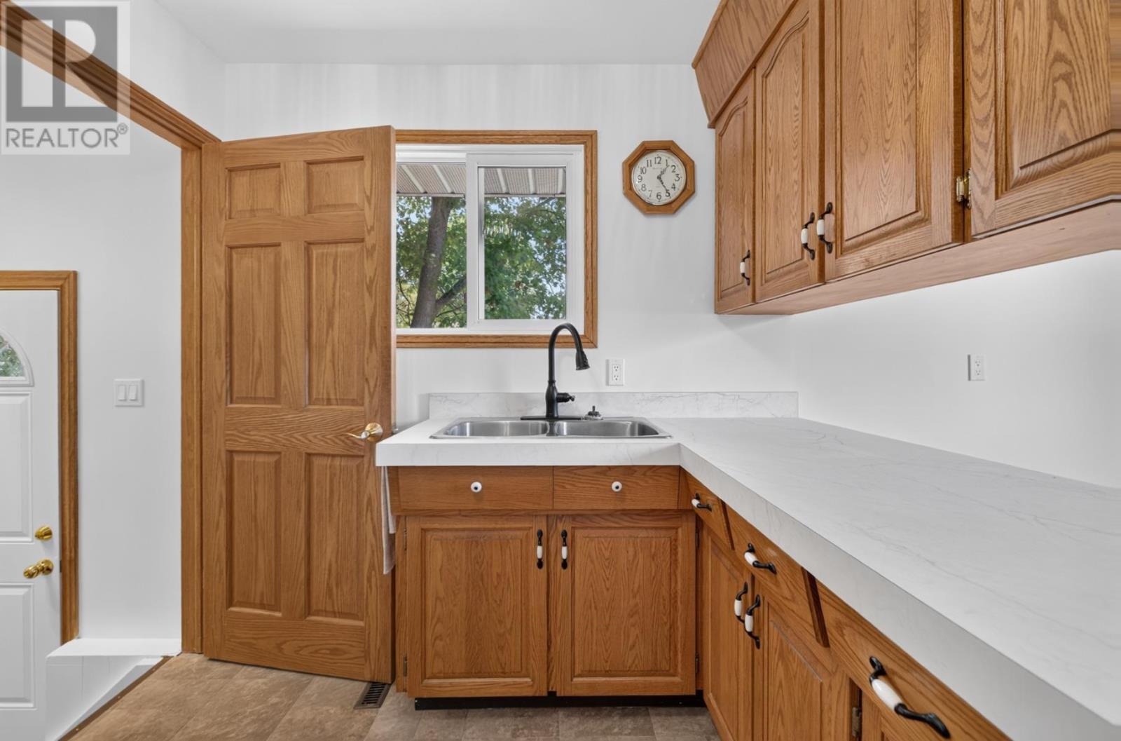 210 Chambers Ave, Sault Ste. Marie, Ontario P6A 4V7 - Photo 10 - SM261564