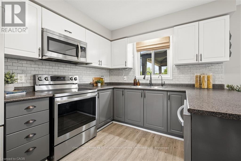 16 White Sands Court, Kitchener, Ontario  N2E 3S4 - Photo 11 - X13479550