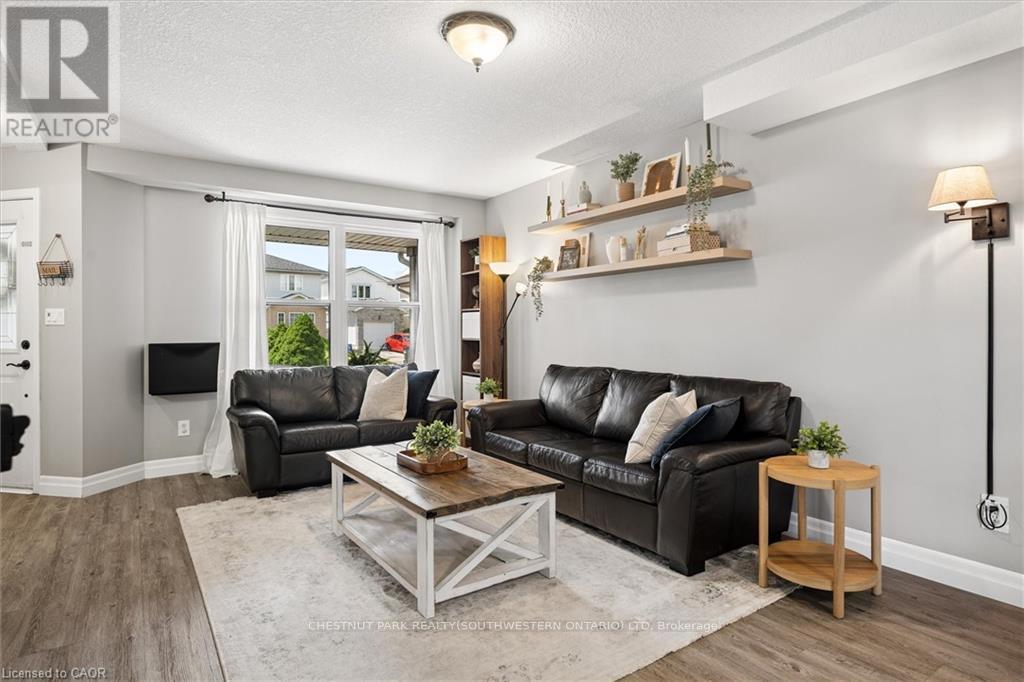 16 White Sands Court, Kitchener, Ontario  N2E 3S4 - Photo 5 - X13479550