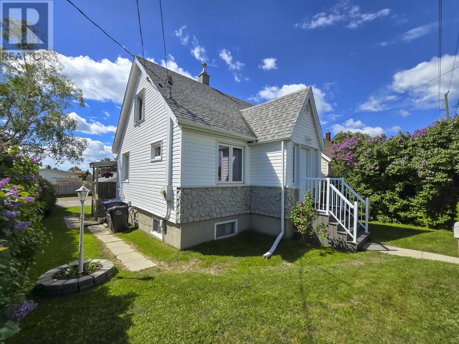 505 Oliver Rd, Thunder Bay, Ontario  P7B 2G9 - Photo 2 - TB2601646