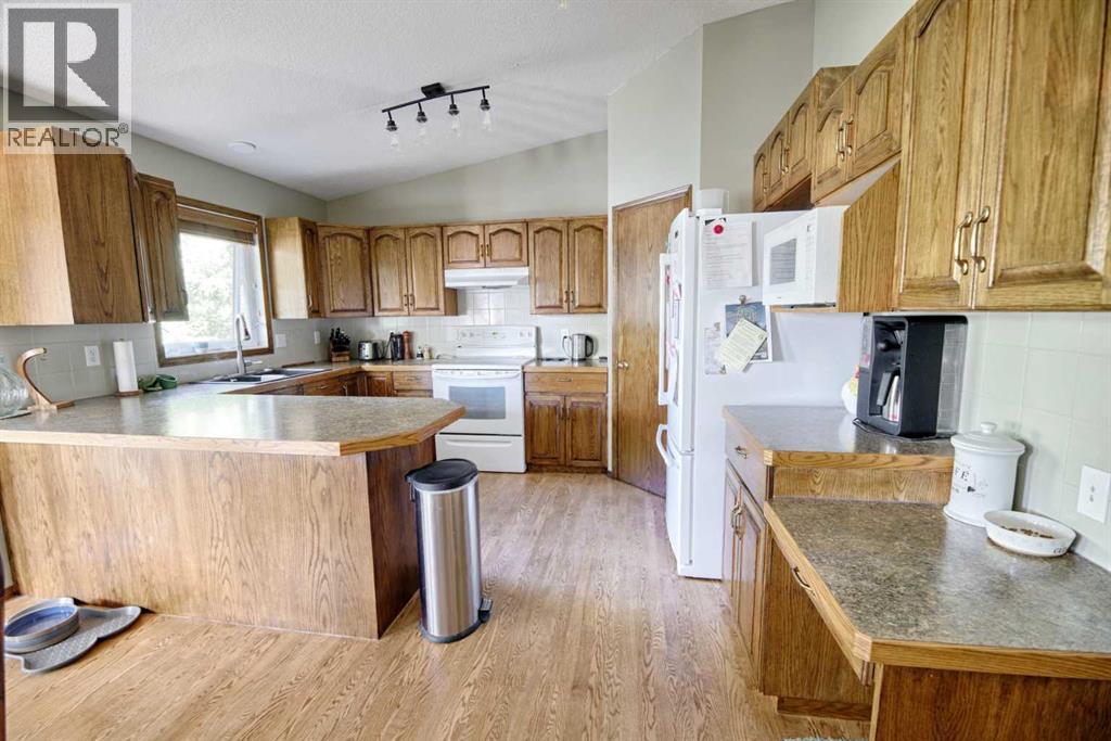 14 Mt Brazeau Road W, Lethbridge, Alberta  T1K 6L6 - Photo 10 - A2323445