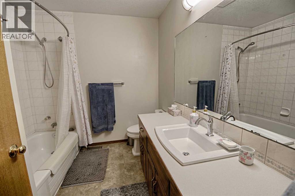 14 Mt Brazeau Road W, Lethbridge, Alberta  T1K 6L6 - Photo 13 - A2323445