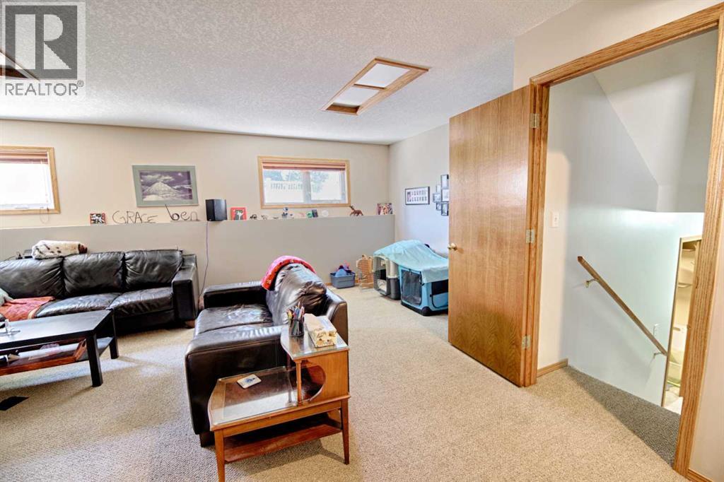 14 Mt Brazeau Road W, Lethbridge, Alberta  T1K 6L6 - Photo 21 - A2323445