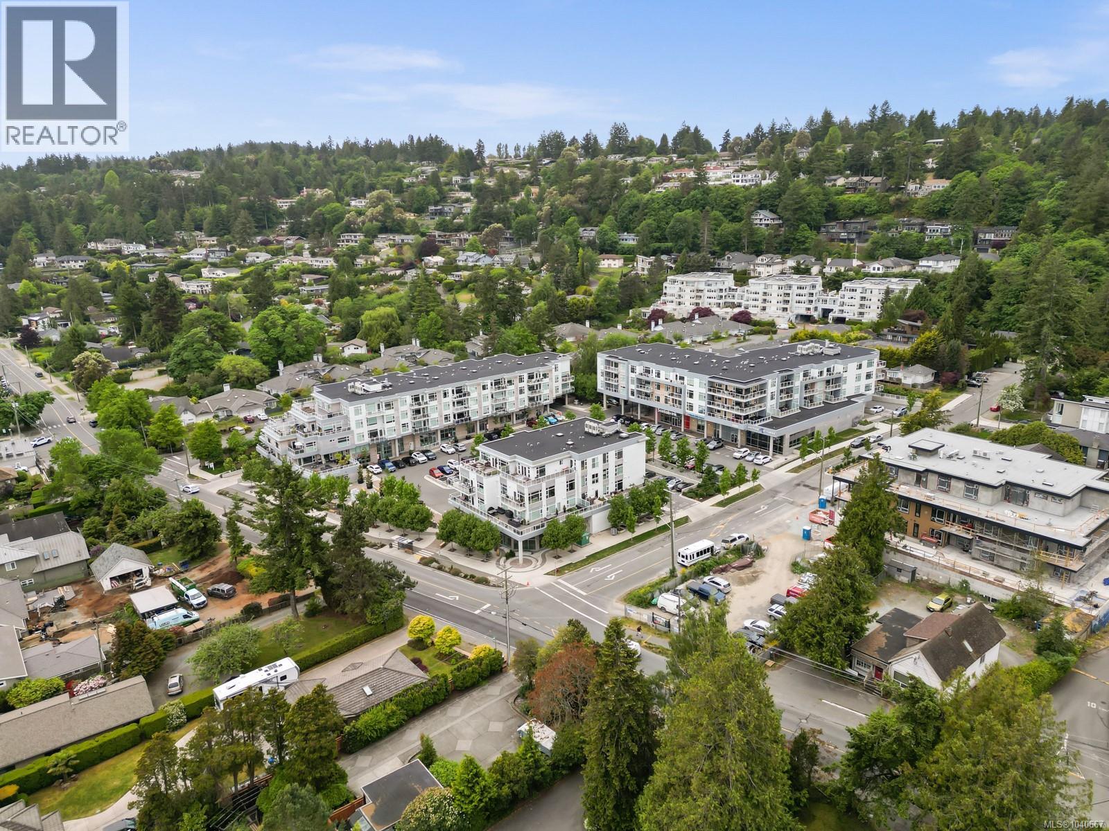 305 5120 Cordova Bay Rd, Saanich, British Columbia  V8Y 2K5 - Photo 28 - 1040667