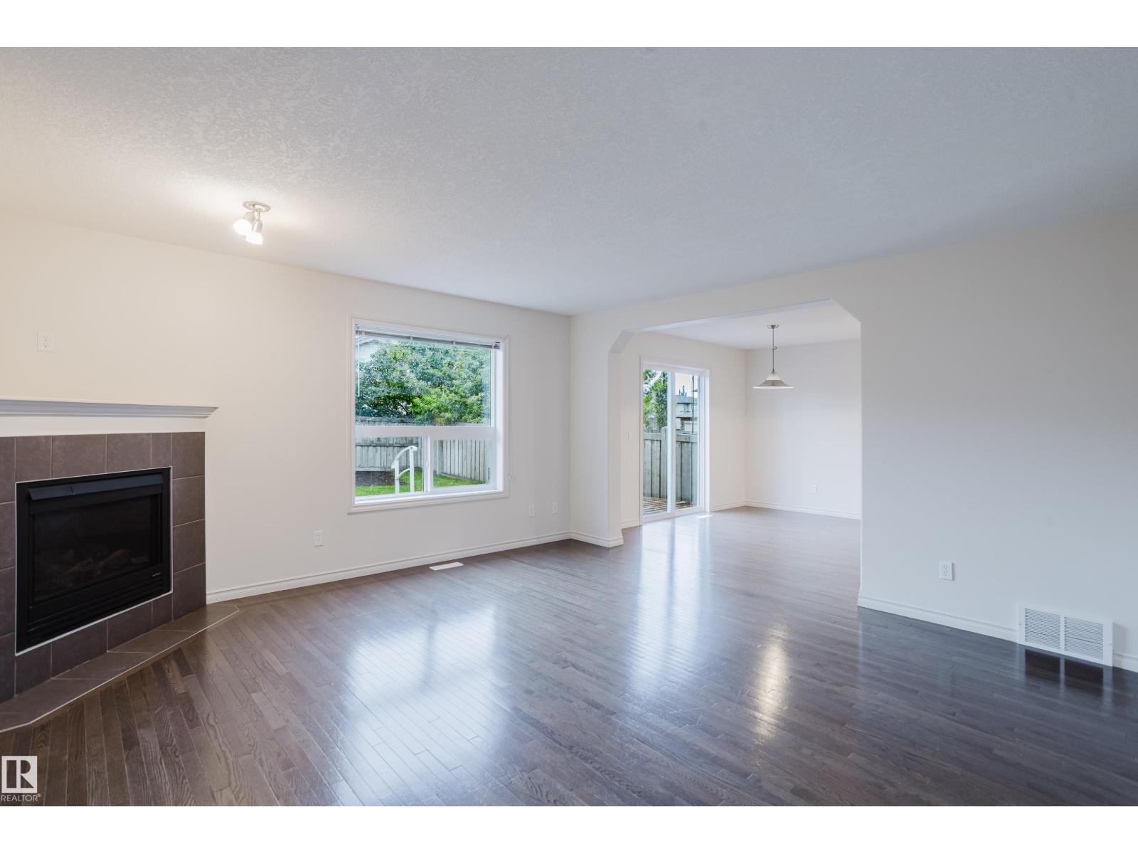 4607 205 St NW, Edmonton, Alberta  T6M 0E3 - Photo 4 - E4495218