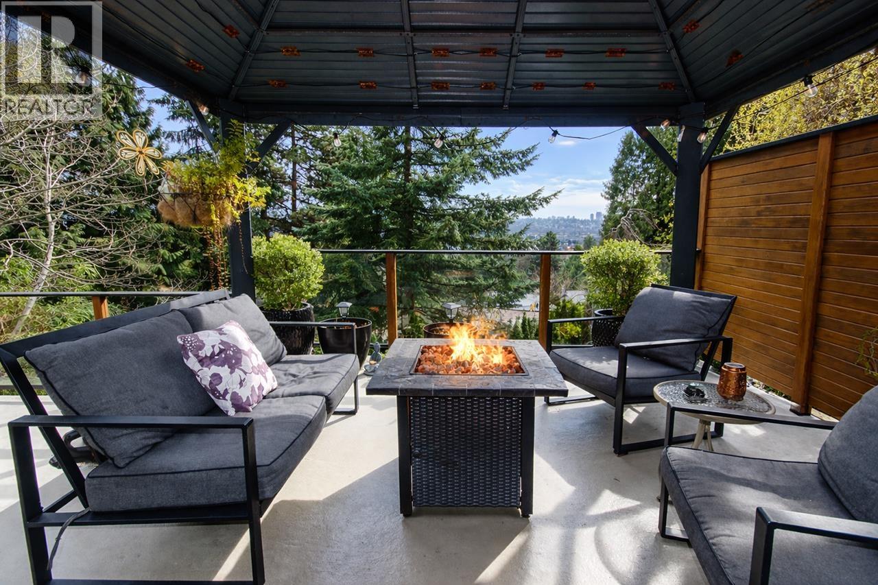 343 Dartmoor Drive, Coquitlam, British Columbia  V3K 5R6 - Photo 12 - R3138881