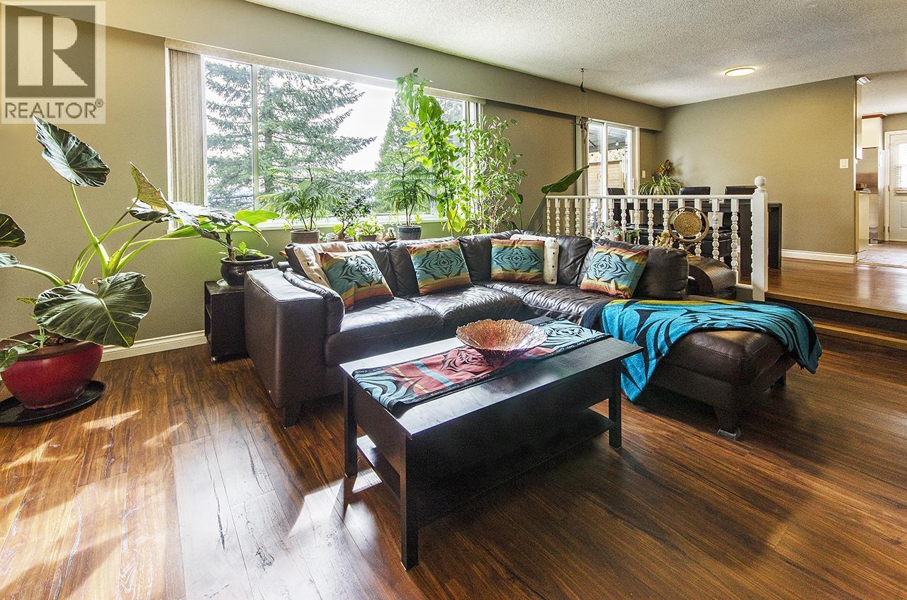 343 Dartmoor Drive, Coquitlam, British Columbia  V3K 5R6 - Photo 3 - R3138881