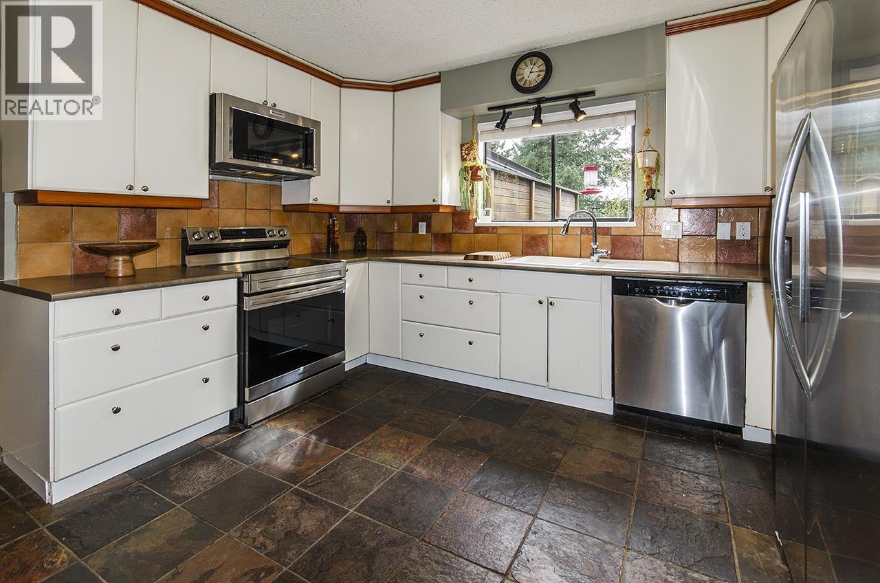 343 Dartmoor Drive, Coquitlam, British Columbia  V3K 5R6 - Photo 5 - R3138881