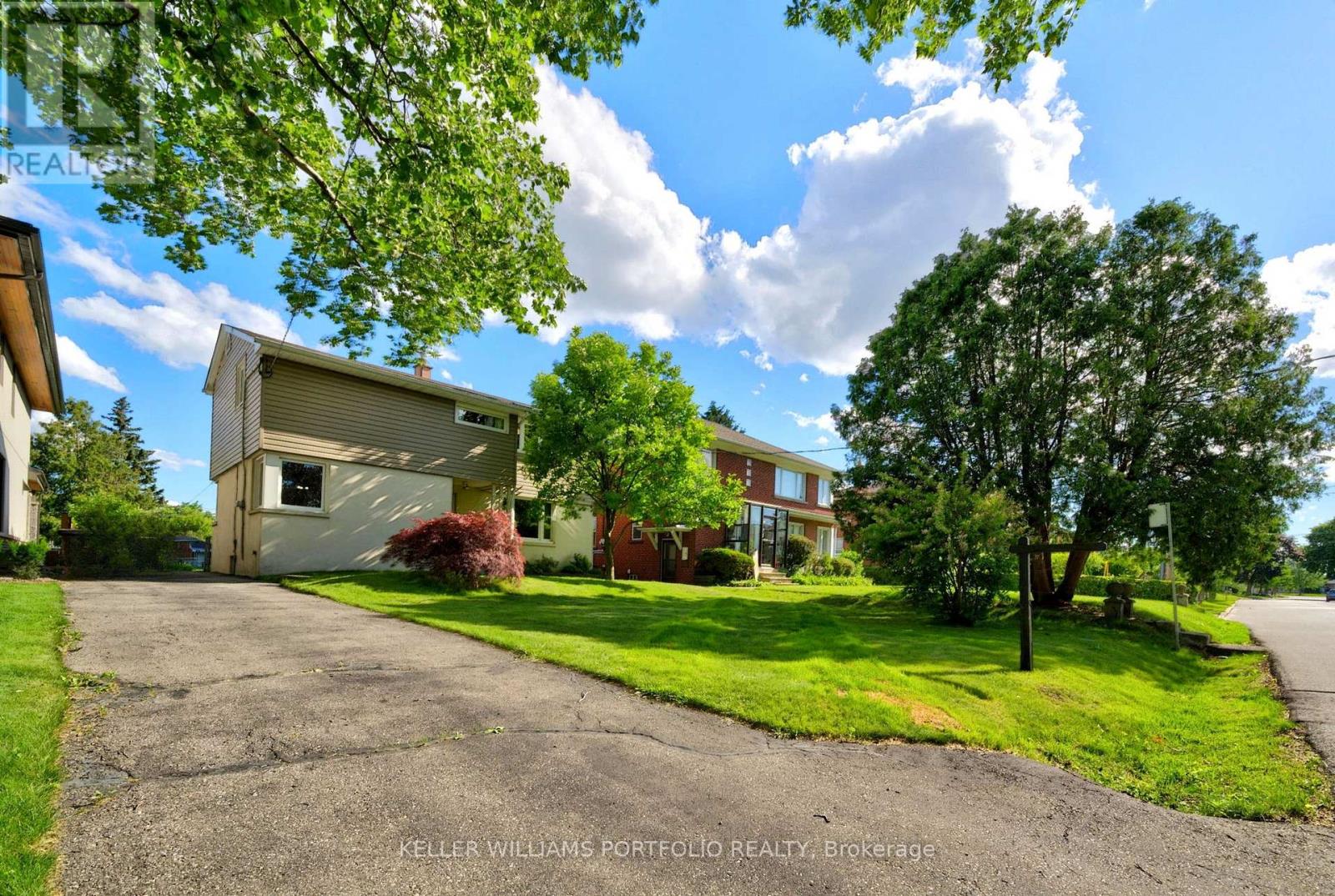 23 Graystone Gardens, Toronto, Ontario  M8Z 3C2 - Photo 37 - W13478974