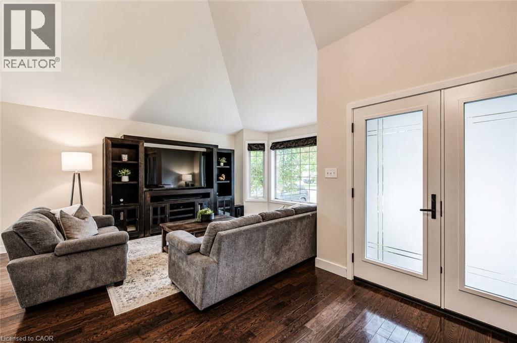 561 Chancery Lane, Waterloo, Ontario N2T 2N5 - Photo 5 - 40841799