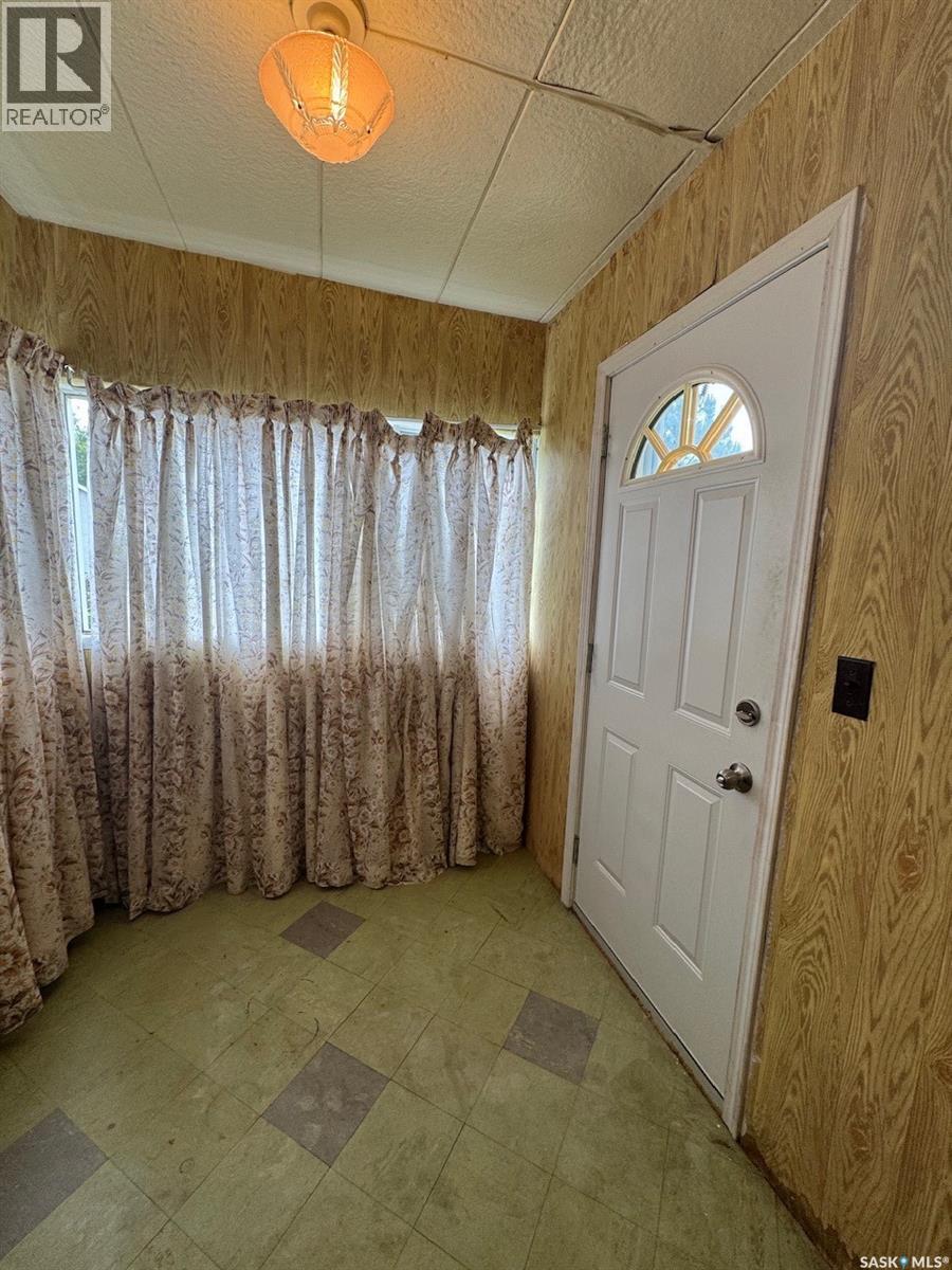 1301 107th Street, North Battleford, Saskatchewan  S9A 1Z6 - Photo 3 - SK040108