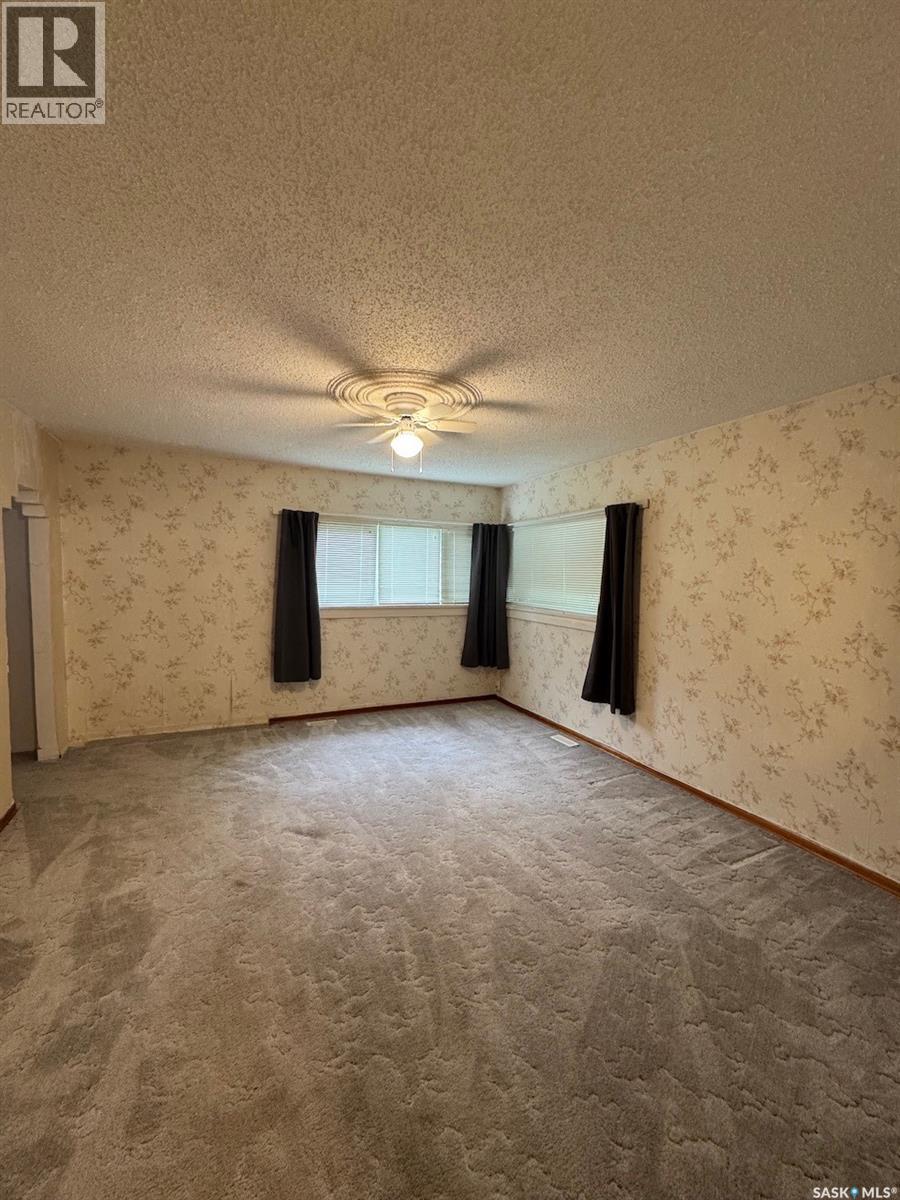 1301 107th Street, North Battleford, Saskatchewan  S9A 1Z6 - Photo 4 - SK040108