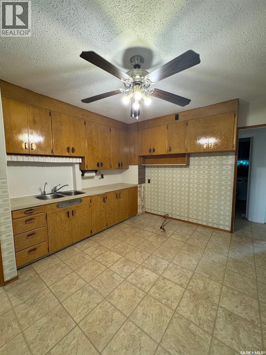 1301 107th Street, North Battleford, Saskatchewan  S9A 1Z6 - Photo 7 - SK040108